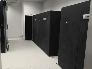 What factors affect the reliability of UPS batt...